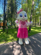 Ростовая кукла 2.5 м Зайка Лаки подарит всем радость